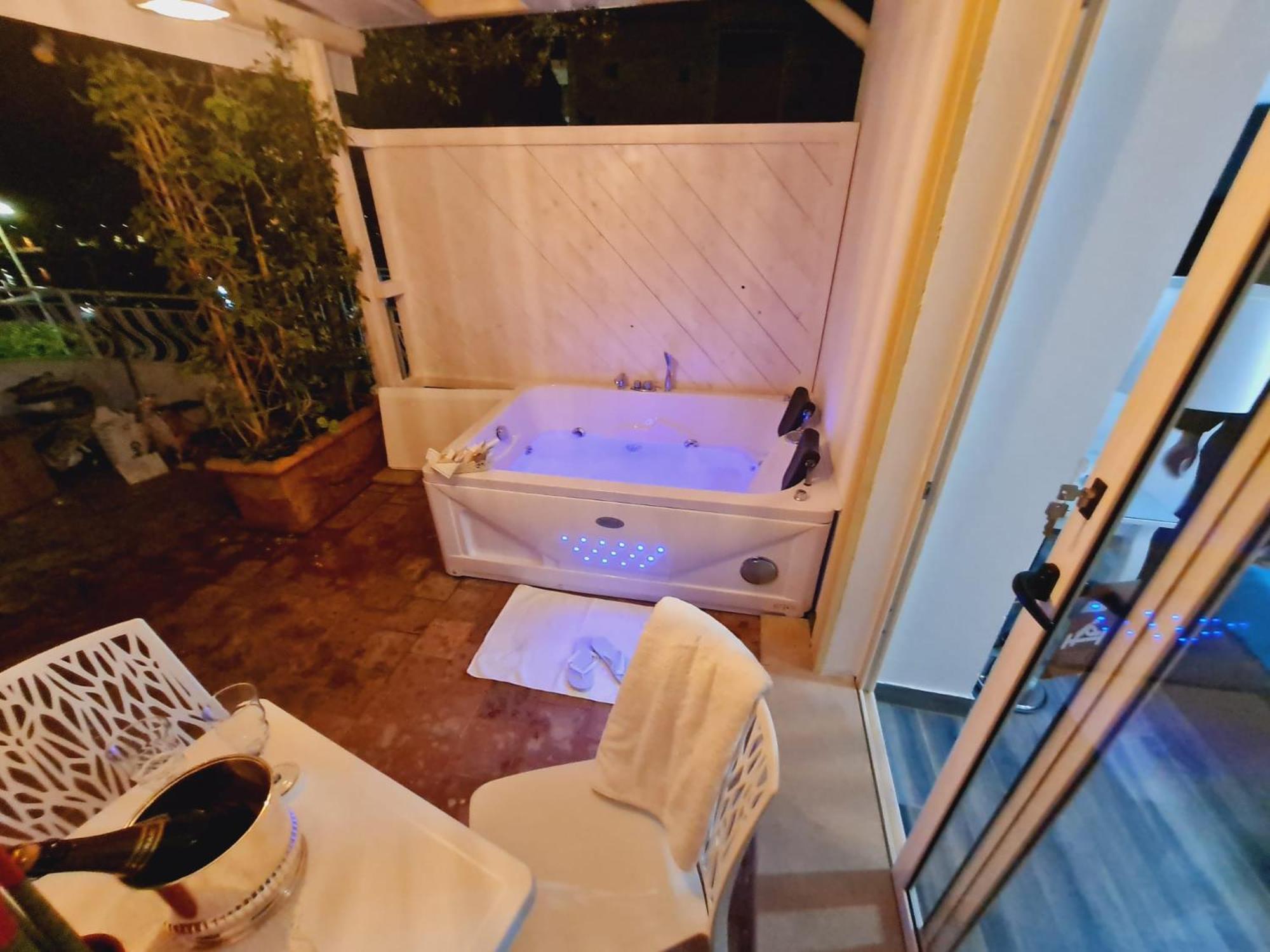 Luxury B&B Suite Jacuzzi Villa Filomena Marina di Camerota Bagian luar foto