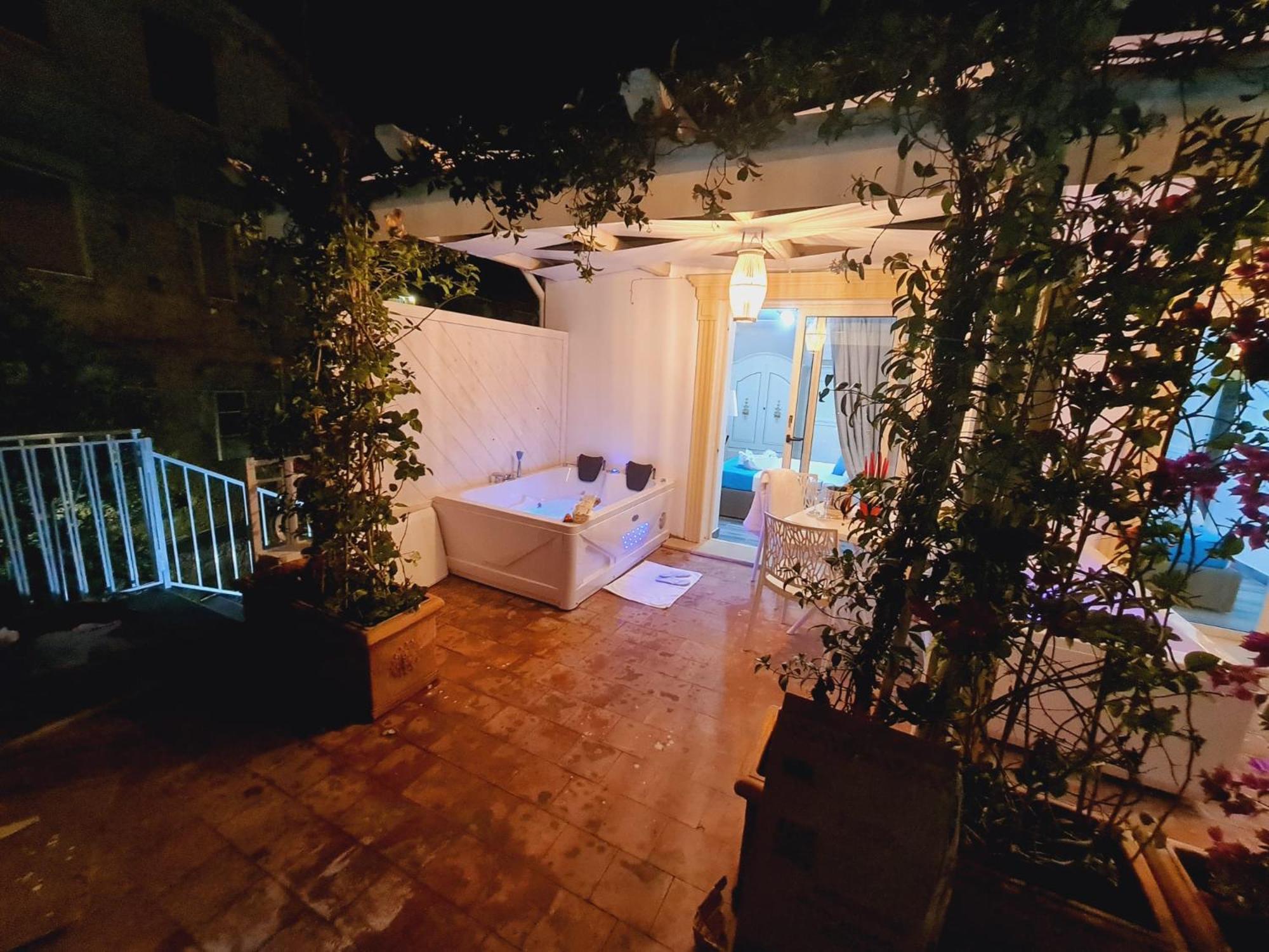 Luxury B&B Suite Jacuzzi Villa Filomena Marina di Camerota Bagian luar foto